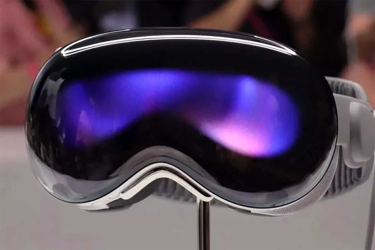 apple-Vision-Pro-20255